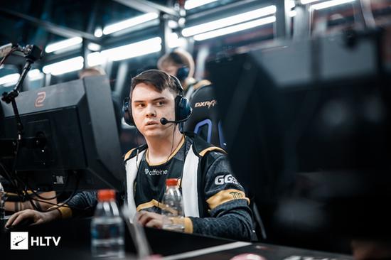 Deft：很羡慕Faker的3年合同 会好好表现提高出战亚运会的概率